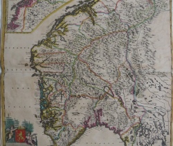 Noorwegen; "Norvegia Regnum Divisum in Suos Dioeceses Nidrosiensem, Bergensem, Opsloensem, et Stavangriensem et Praefecturam Bahusiae"